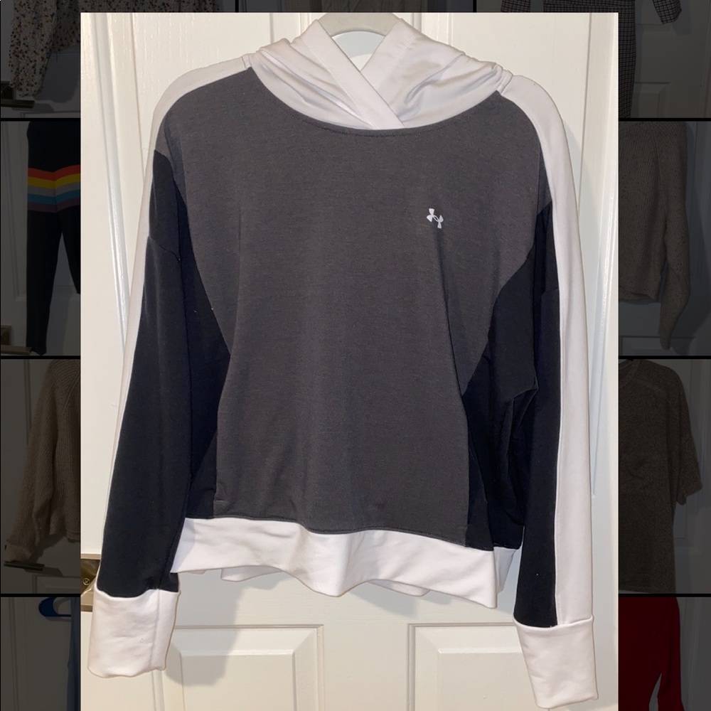 Under Armor top